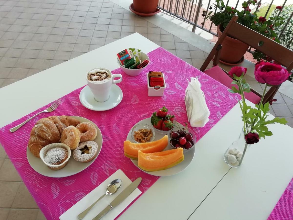 Il Giardino Delle Zagare Bed & Breakfast Fondi Exterior photo